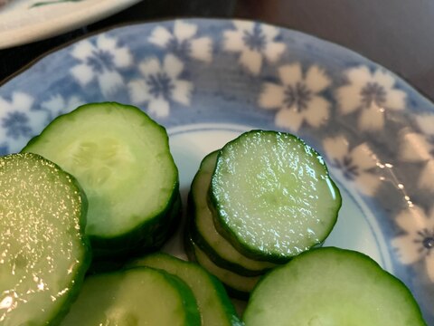 超簡単！きゅうりの漬物